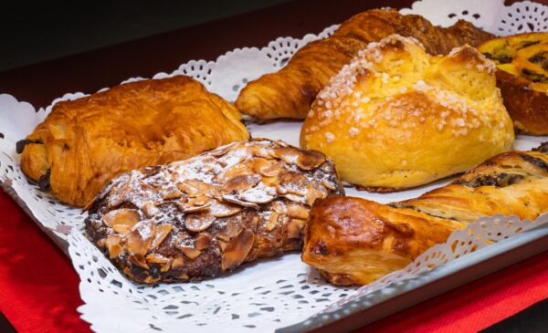 PAIN AU CHOCOLAT AUX AMANDES